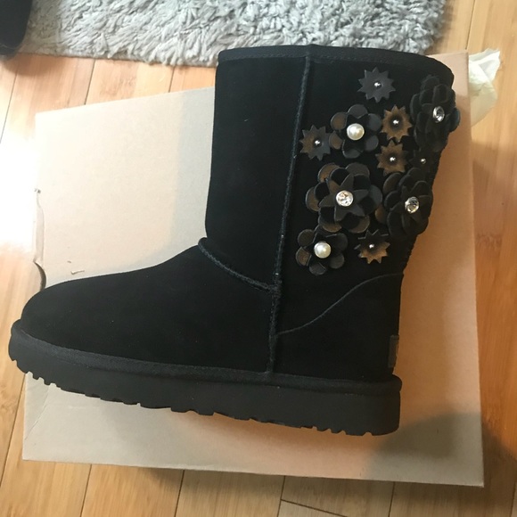 Ugg Boots - Picture 1 of 7